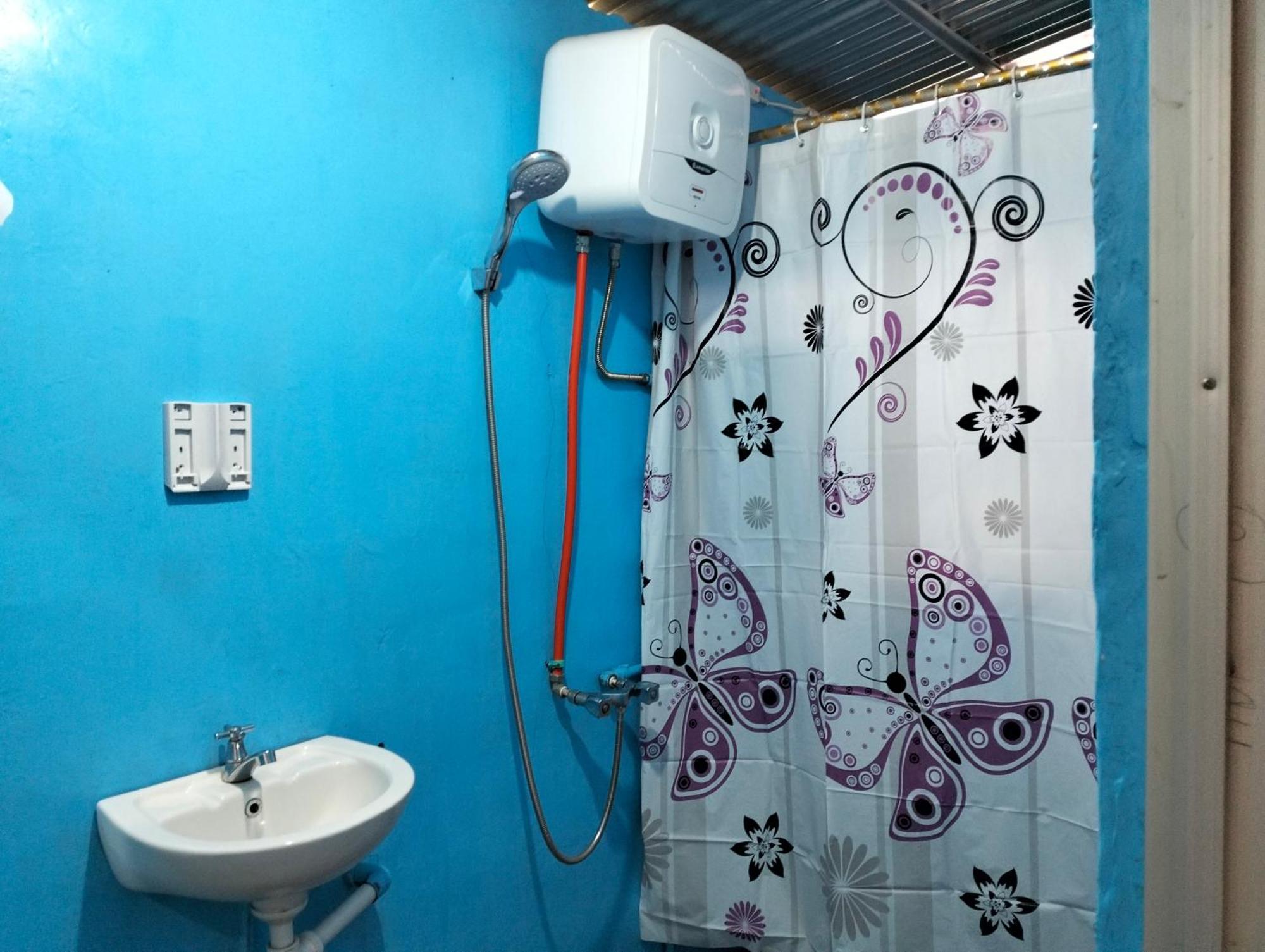 Hobbit Hill Apartment Ruteng Room photo