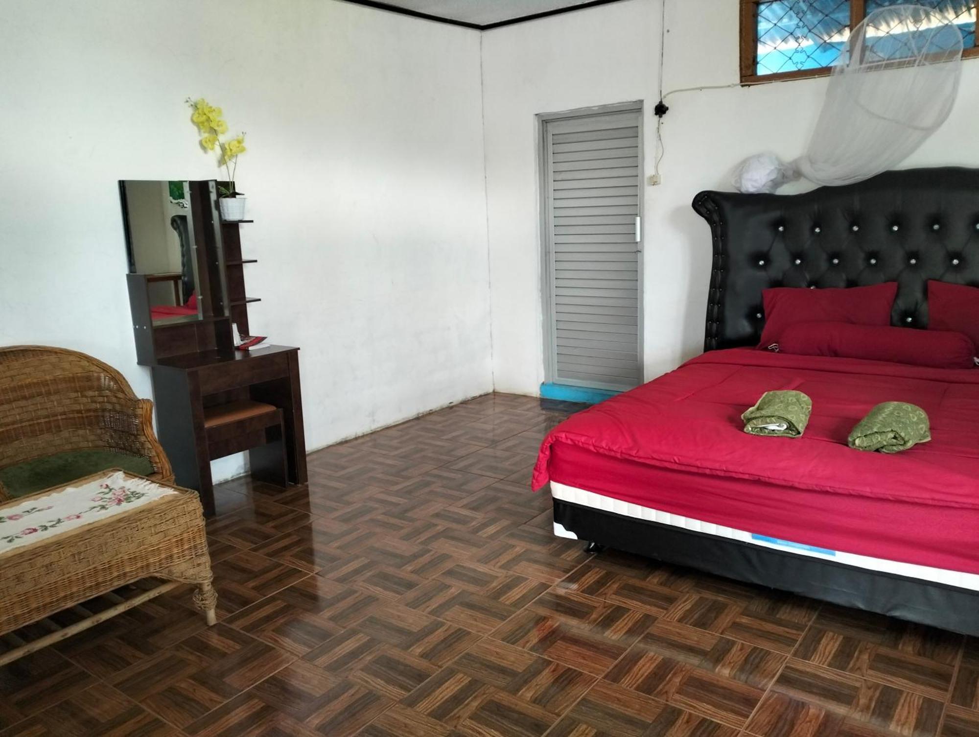 Hobbit Hill Apartment Ruteng Room photo